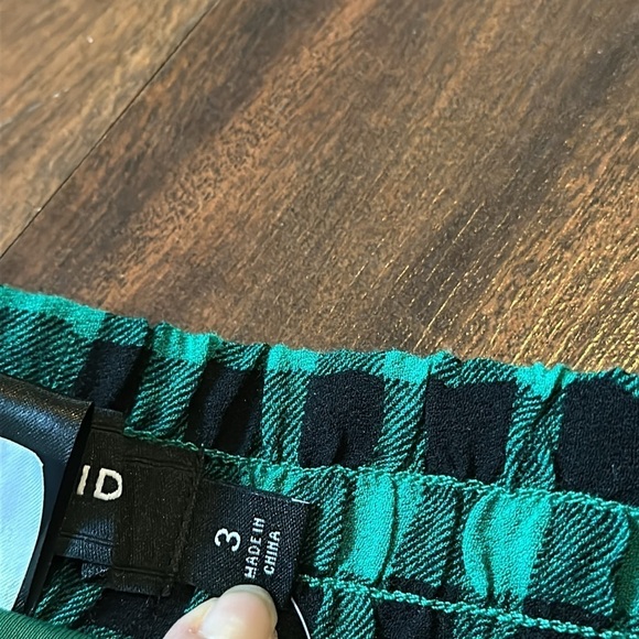 NWT Torrid 3X High Waist Elastic Plastic Green and Black Shorts Ruffled Bottom - Picture 7 of 10